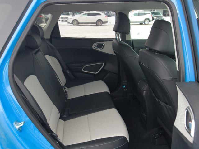 Photo of 2023 Surf Blue w/Black Roof Kia Soul