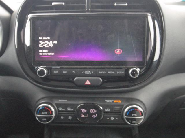 Photo of 2023 Surf Blue w/Black Roof Kia Soul