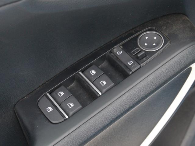 Photo of 2023 Surf Blue w/Black Roof Kia Soul