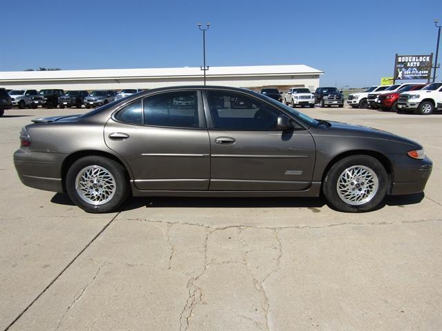 Photo of 2000 Dark Bronzemist Metallic Pontiac Grand Prix