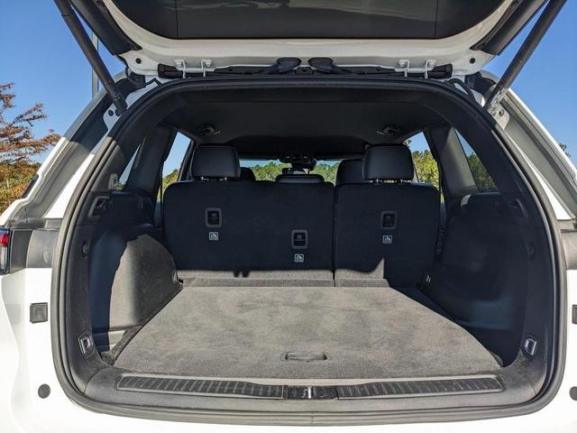 Photo of 2023 Bright White Clearcoat Jeep Grand Cherokee