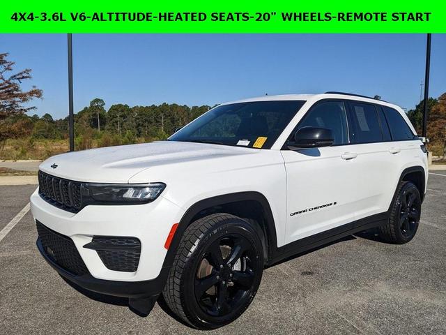 Photo of 2023 Bright White Clearcoat Jeep Grand Cherokee