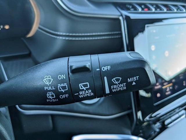 Photo of 2023 Bright White Clearcoat Jeep Grand Cherokee