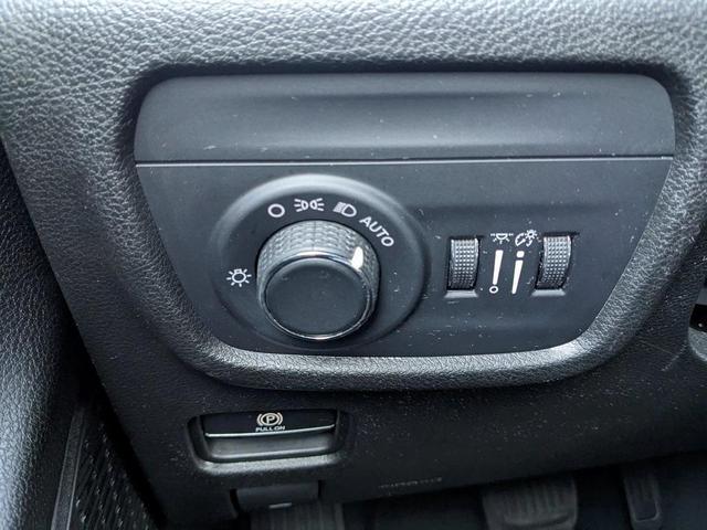 Photo of 2023 Bright White Clearcoat Jeep Grand Cherokee