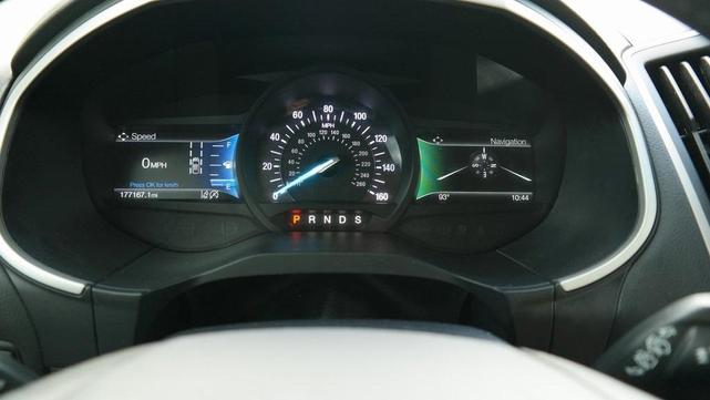 Photo of 2019 Oxford White Ford Edge