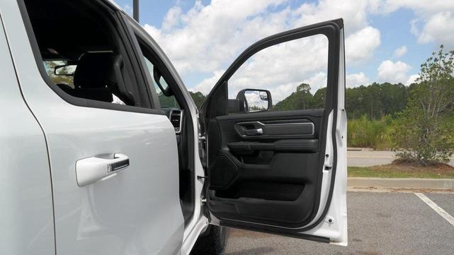 Photo of 2019 Bright White Clearcoat RAM 1500