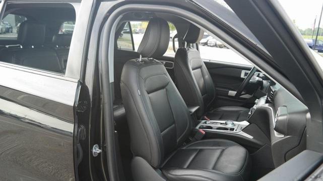 Photo of 2022 Agate Black Metallic Ford Explorer