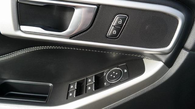 Photo of 2022 Agate Black Metallic Ford Explorer