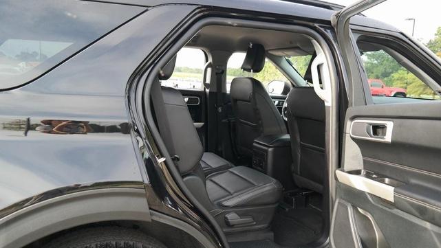 Photo of 2022 Agate Black Metallic Ford Explorer