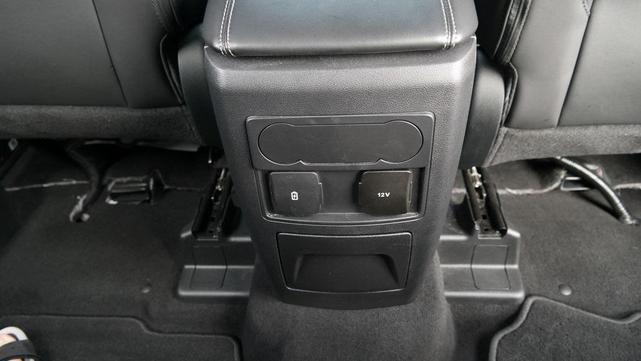 Photo of 2022 Agate Black Metallic Ford Explorer