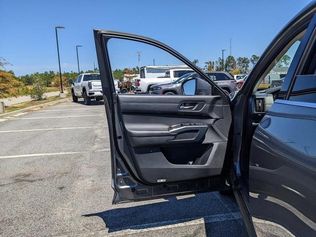 Photo of 2022 Gun Metallic Nissan Pathfinder