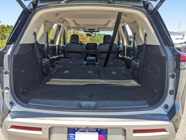 Photo of 2022 Gun Metallic Nissan Pathfinder