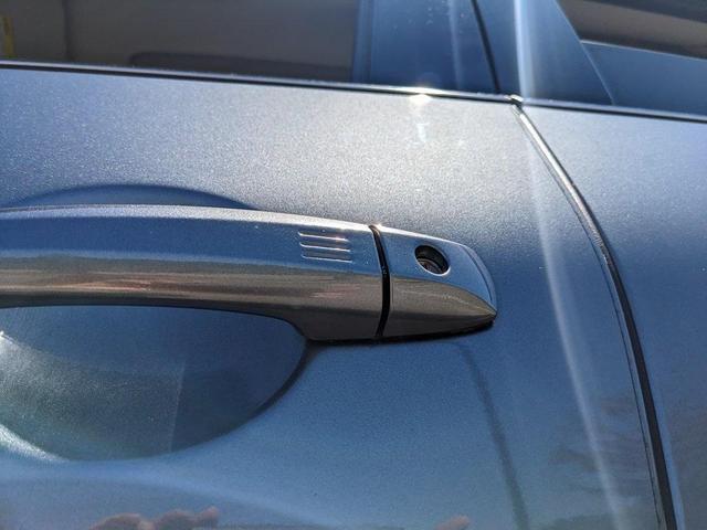 Photo of 2022 Gun Metallic Nissan Pathfinder