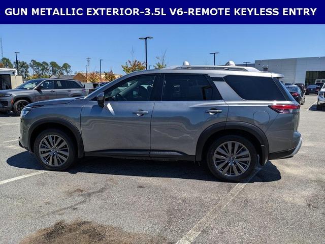 Photo of 2022 Gun Metallic Nissan Pathfinder