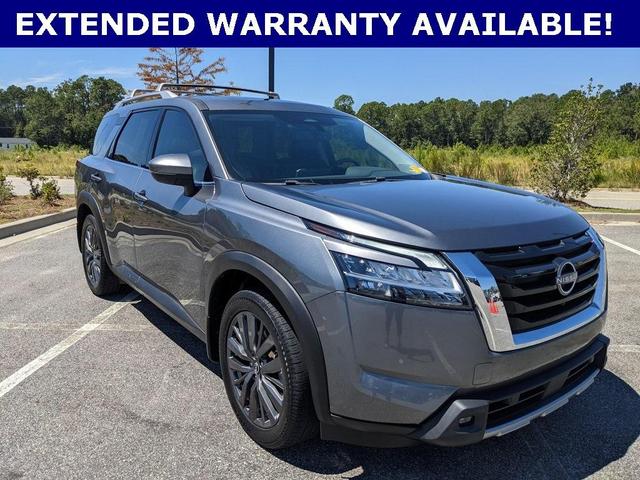 Photo of 2022 Gun Metallic Nissan Pathfinder
