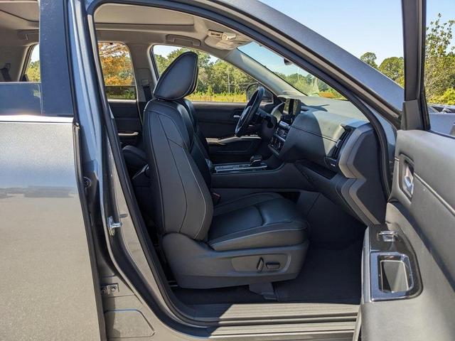Photo of 2022 Gun Metallic Nissan Pathfinder