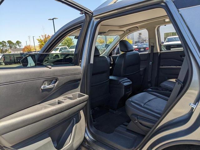 Photo of 2022 Gun Metallic Nissan Pathfinder