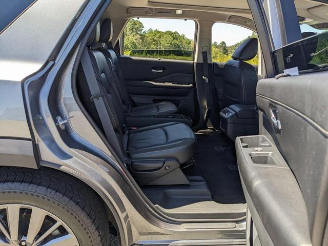 Photo of 2022 Gun Metallic Nissan Pathfinder