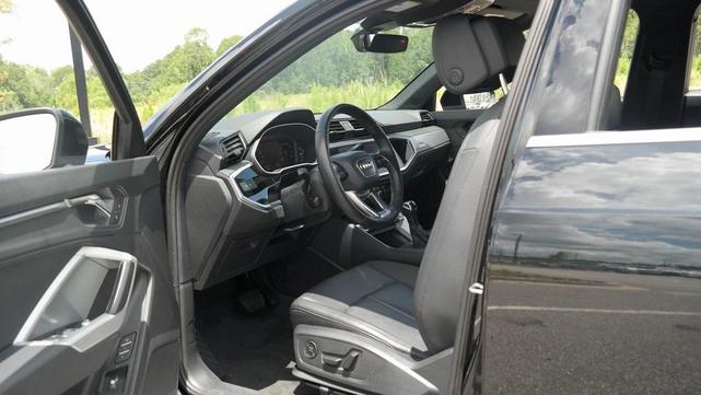 Photo of 2022 Mythos Black Metallic Audi Q3