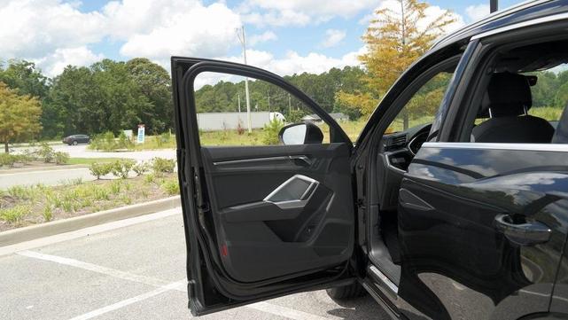 Photo of 2022 Mythos Black Metallic Audi Q3