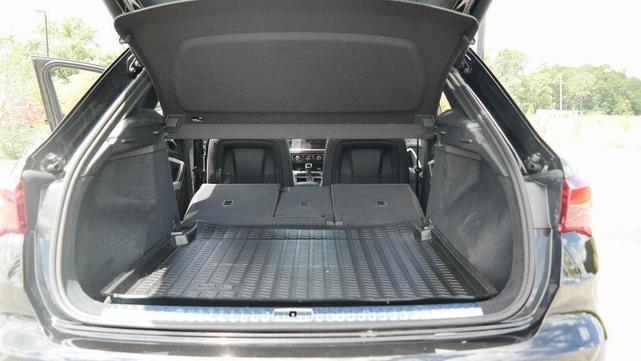 Photo of 2022 Mythos Black Metallic Audi Q3