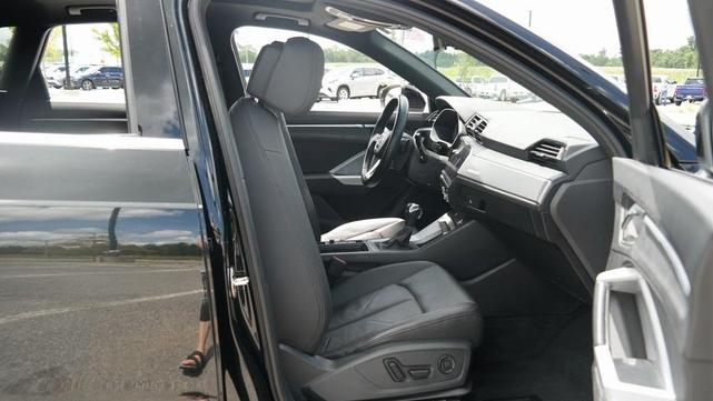 Photo of 2022 Mythos Black Metallic Audi Q3