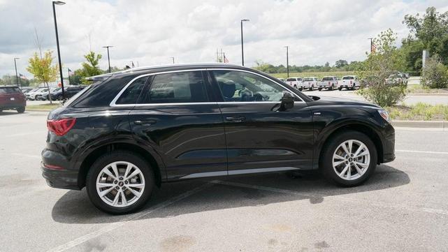 Photo of 2022 Mythos Black Metallic Audi Q3
