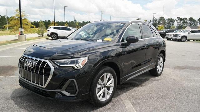 Photo of 2022 Mythos Black Metallic Audi Q3