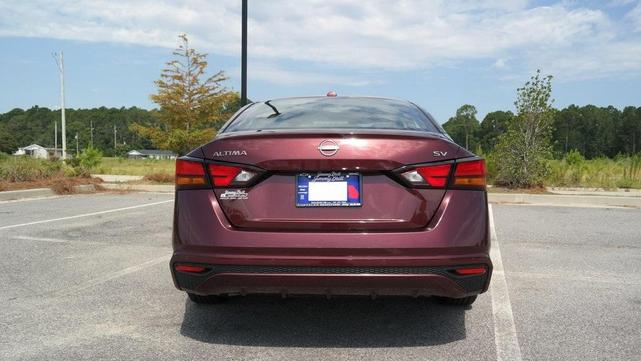 Photo of 2023 Garnet Pearl Nissan Altima