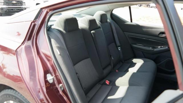 Photo of 2023 Garnet Pearl Nissan Altima
