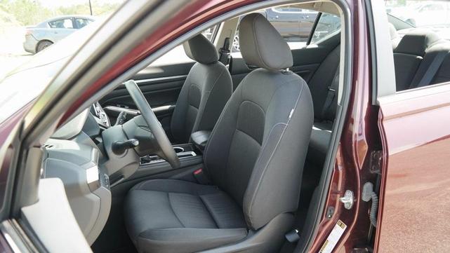 Photo of 2023 Garnet Pearl Nissan Altima