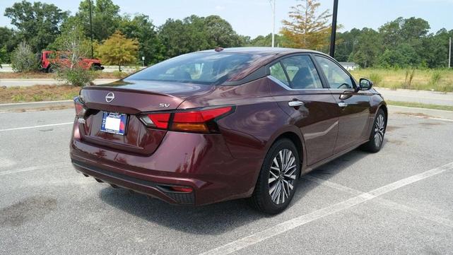 Photo of 2023 Garnet Pearl Nissan Altima