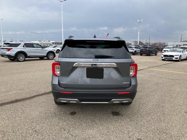 Photo of 2022 Carbonized Gray Metallic Ford Explorer