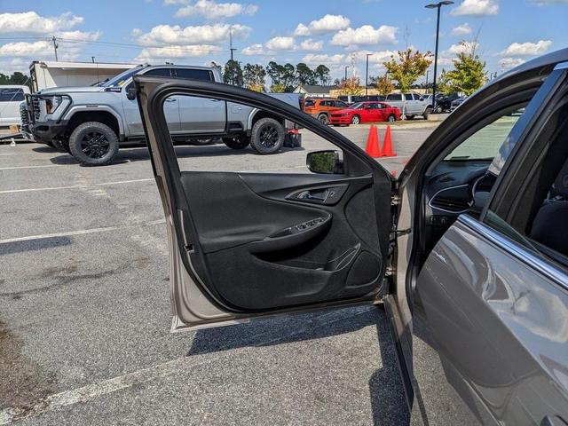 Photo of 2024 Mineral Gray Metallic Chevrolet Malibu