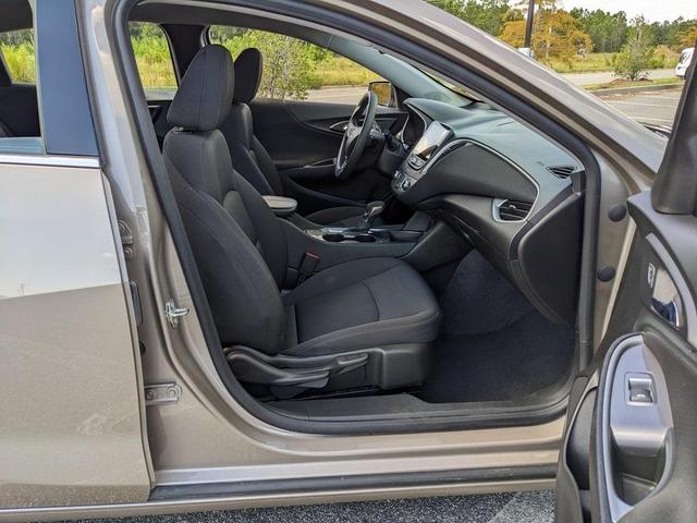 Photo of 2024 Mineral Gray Metallic Chevrolet Malibu