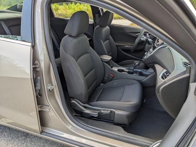 Photo of 2024 Mineral Gray Metallic Chevrolet Malibu
