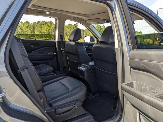 Photo of 2022 Gun Metallic Nissan Pathfinder