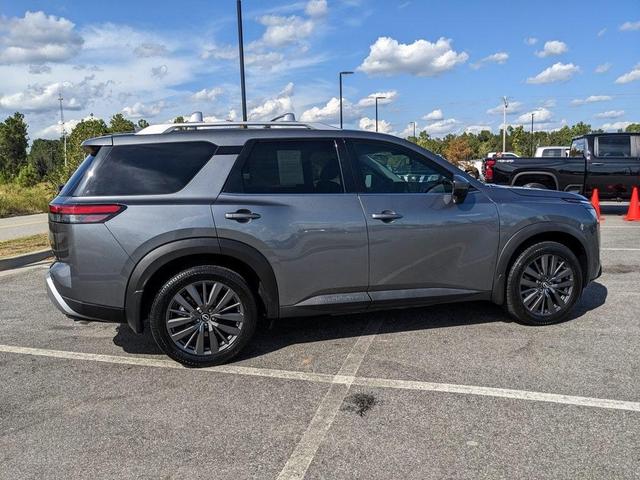 Photo of 2022 Gun Metallic Nissan Pathfinder