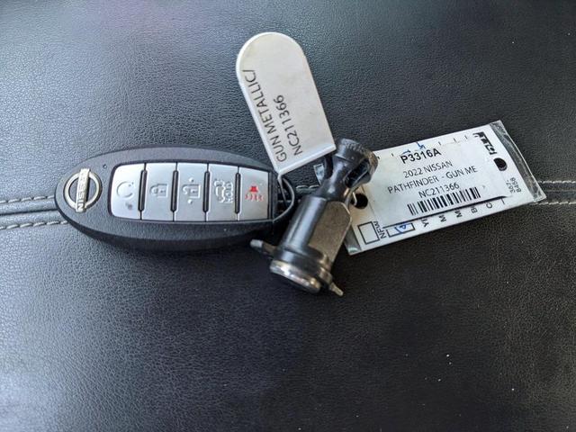Photo of 2022 Gun Metallic Nissan Pathfinder