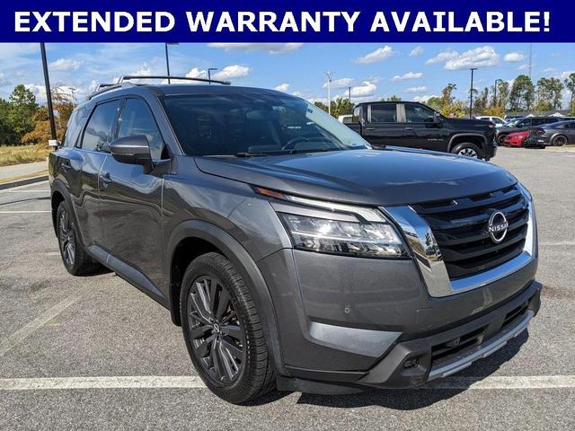 Photo of 2022 Gun Metallic Nissan Pathfinder