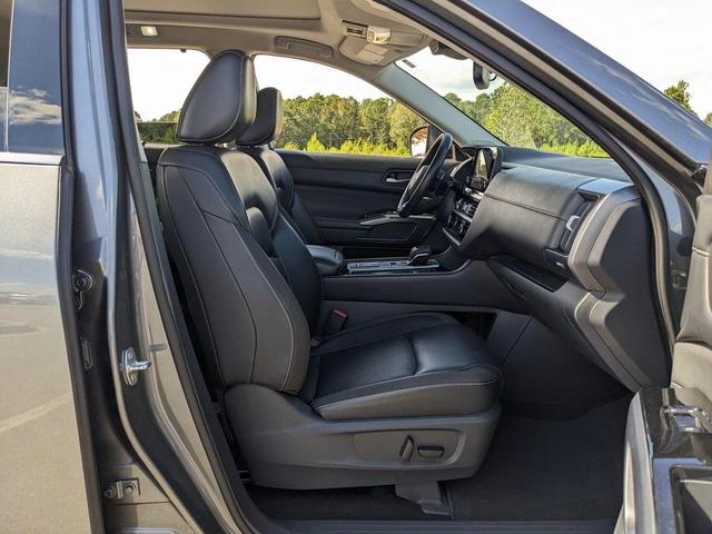 Photo of 2022 Gun Metallic Nissan Pathfinder