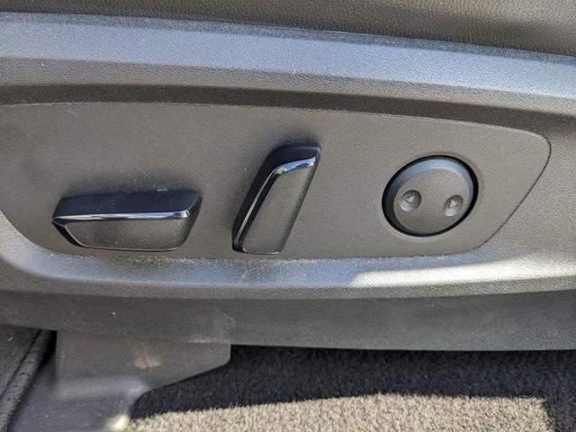 Photo of 2022 Gun Metallic Nissan Pathfinder