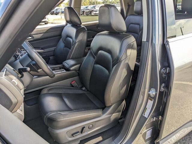 Photo of 2022 Gun Metallic Nissan Pathfinder