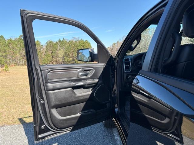 Photo of 2025 Diamond Black RAM 1500