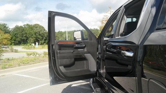 Photo of 2024 Onyx Black GMC Sierra 1500