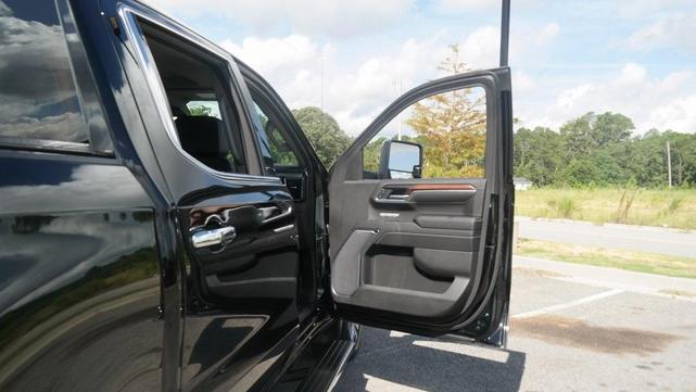 Photo of 2024 Onyx Black GMC Sierra 1500
