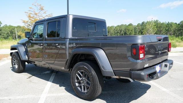 Photo of 2025 Granite Crystal Clearcoat Metallic Jeep Gladiator