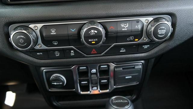 Photo of 2025 Granite Crystal Clearcoat Metallic Jeep Gladiator