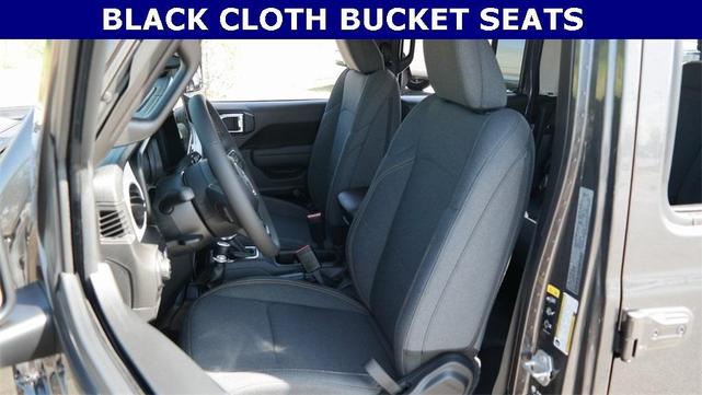 Photo of 2025 Granite Crystal Clearcoat Metallic Jeep Gladiator