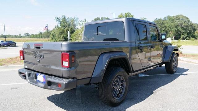 Photo of 2025 Granite Crystal Clearcoat Metallic Jeep Gladiator